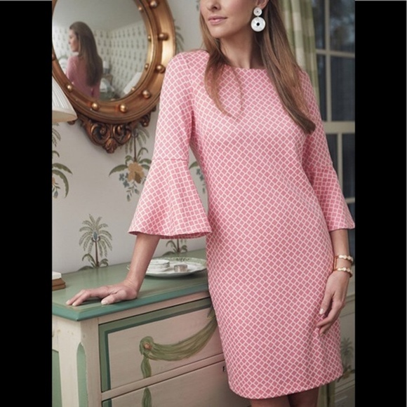 Tyler Boe Dresses & Skirts - Tyler Boe Honeycomb Pattern Bell Sleeve Sheath